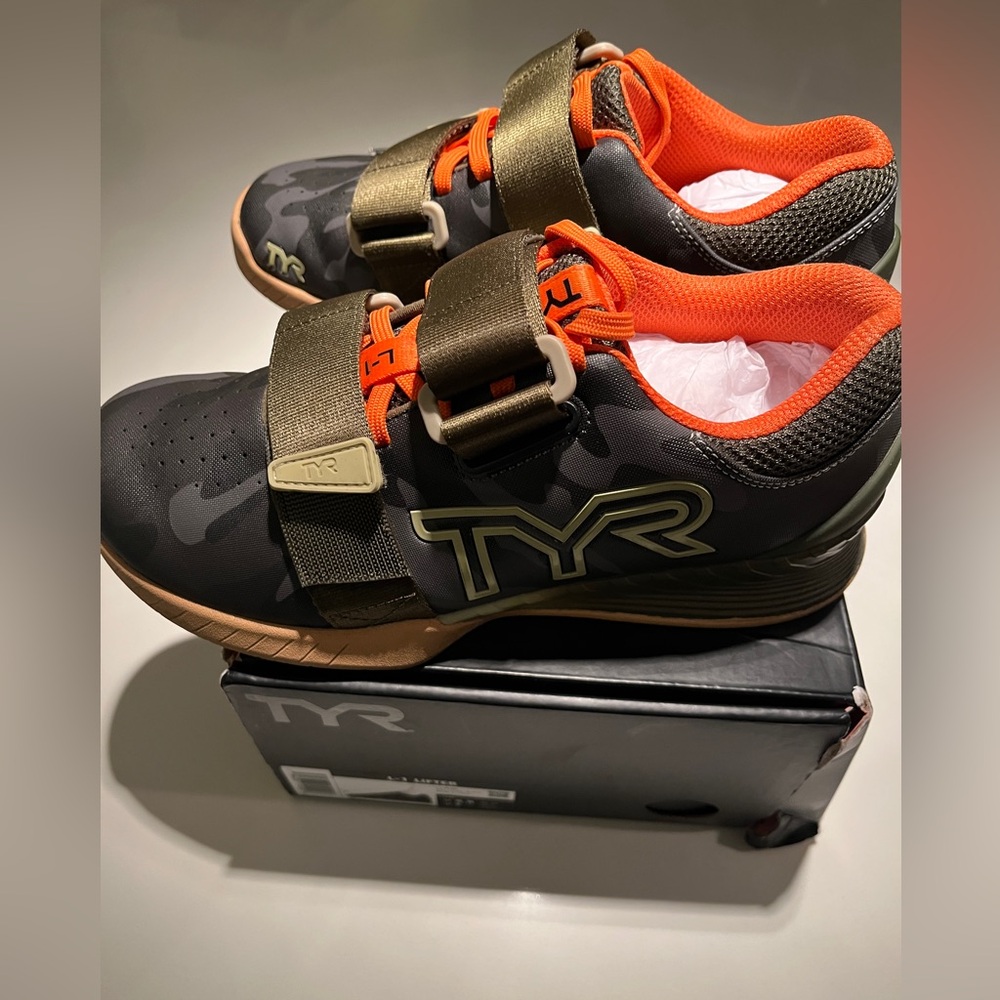 TYR L-1 Lifter 5.5M/7W Camo Black Orange with box